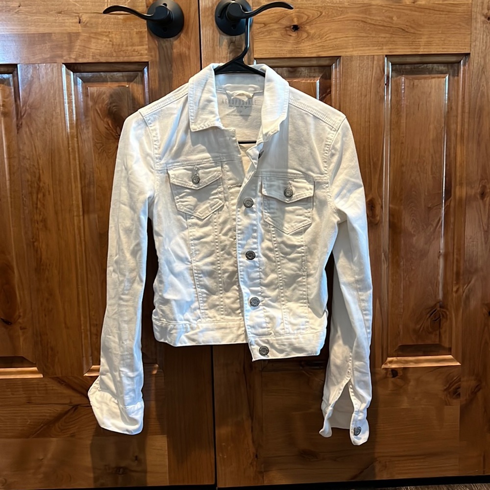 Women’s small white denim jacket